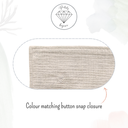 Muslin Comforter with Beech Wood Teether - Latte